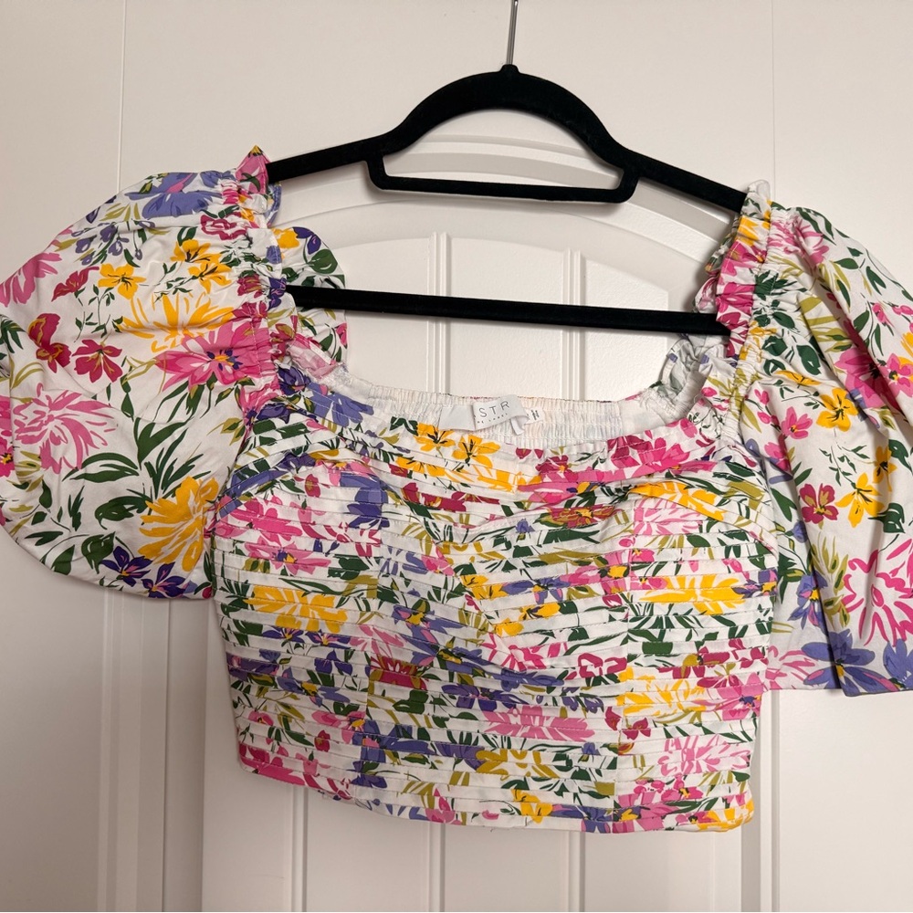 ASTR Floral Puff Sleeve Crop Top